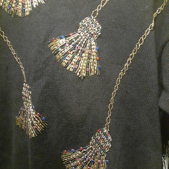 Black long sleeved "tassels" Sweater☃️ - Picture 2 of 4